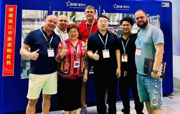 Suzhou Xingbeier İçi Boş Şekillendirme Equipment Co, Ltd.